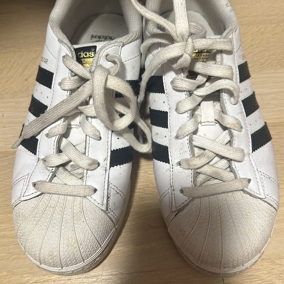 Addidas superstar sneakers! - Picture 4 of 5